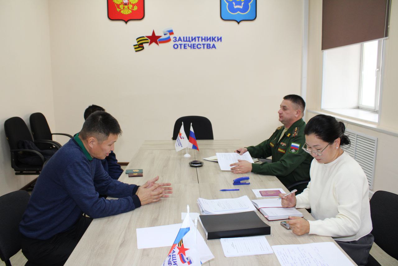Ресвоенкомат организовал первый прием граждан
