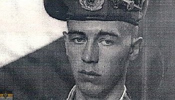 "Потерял руку и терпел издевательства в плену"